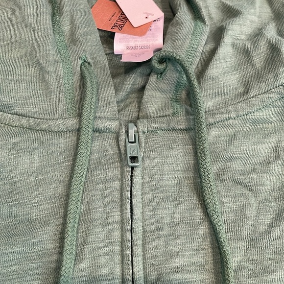 NWT Victoria’s Secret PINK Cropped Jogger Set - Picture 4 of 8